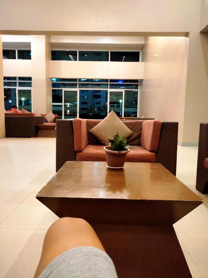 The Beacon Makati Manila Exterior foto