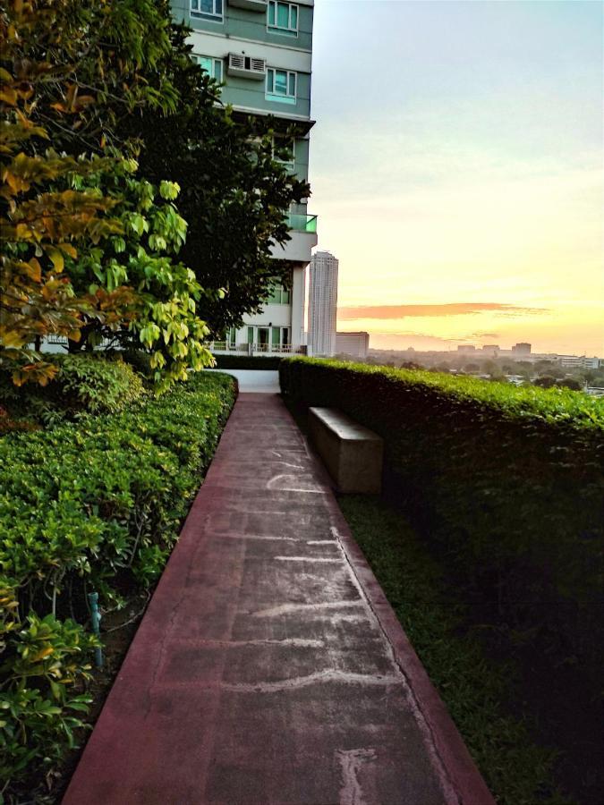 The Beacon Makati Manila Exterior foto